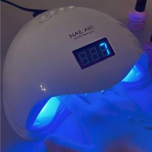Gel manicure lamp and 9 gel nail polishes